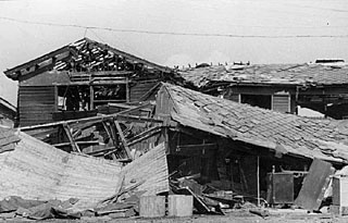 原爆で壊れた家屋