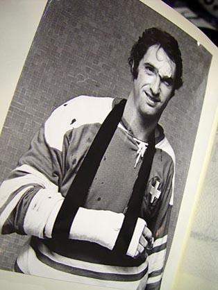 Bilderbogen Alfio Molina, Eishockey-Torhüterlegende der 1970er-Jahre