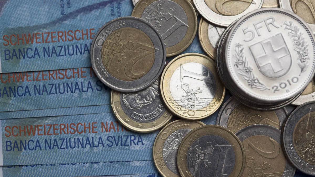 瑞郎坚挺，瑞士犯愁- SWI swissinfo.ch