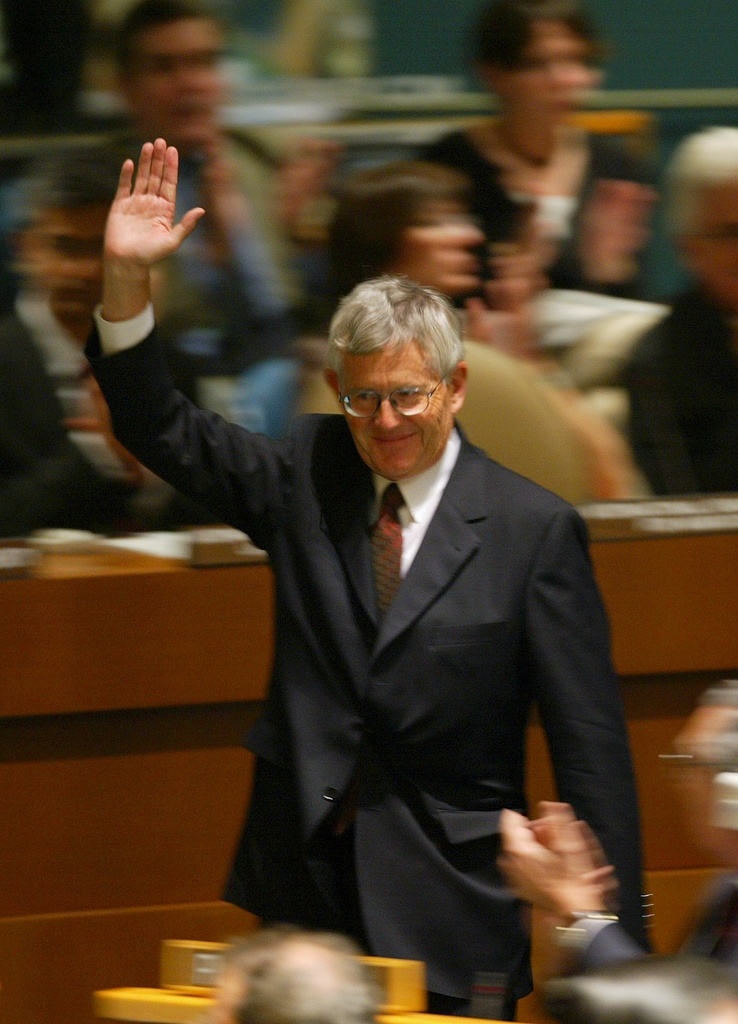 連邦大統領にとっては忘れられない日。2002年、スイスが国連に加盟。写真は国連総会に向かうカスパー・ビリガー大統領