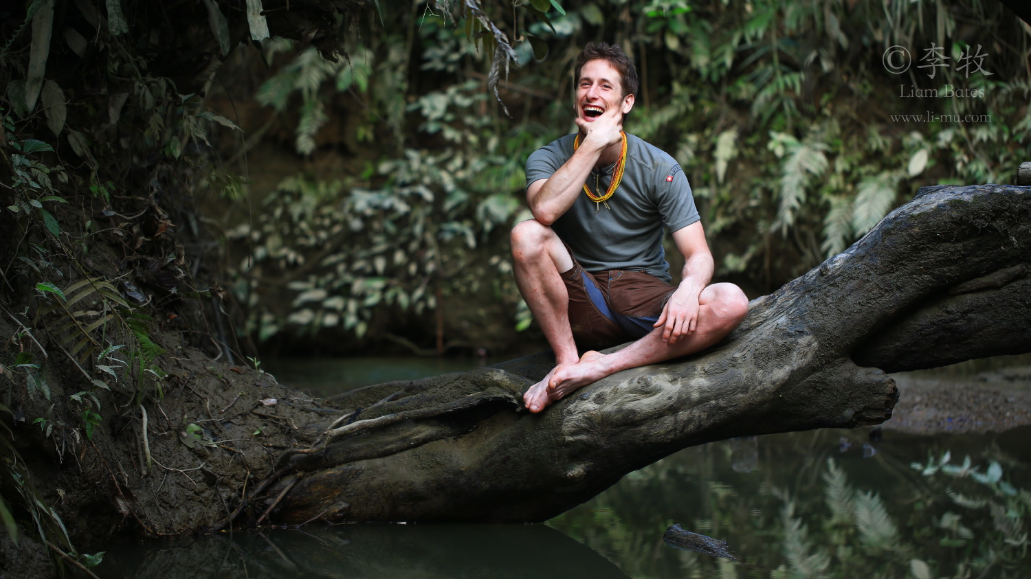 Liam nella giungla di Siberut, un'isola al largo di Sumatra.