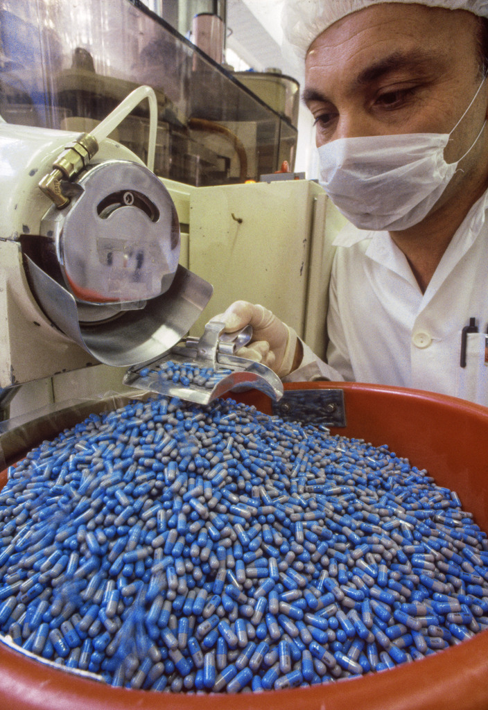 Roapro Roche Roche reports profits, expects growth - SWI swissinfo.ch