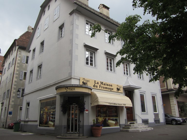 ラ・ショー・ド・フォン旧市街の一角にあるLa Maison du Fromage （チーズの家）、ステルキ