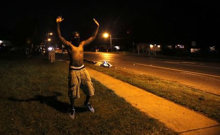 Second night of rioting after killing of black Missouri teen - SWI ...