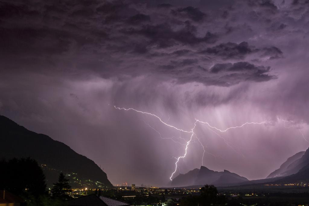 雷空