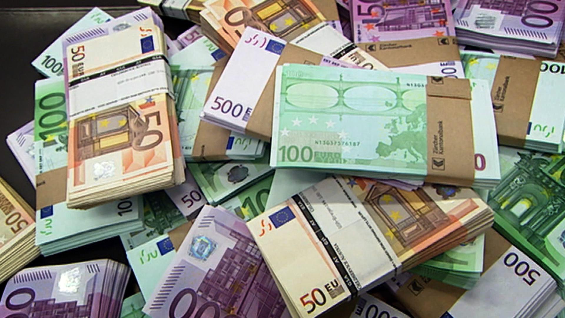 Euro bank notes