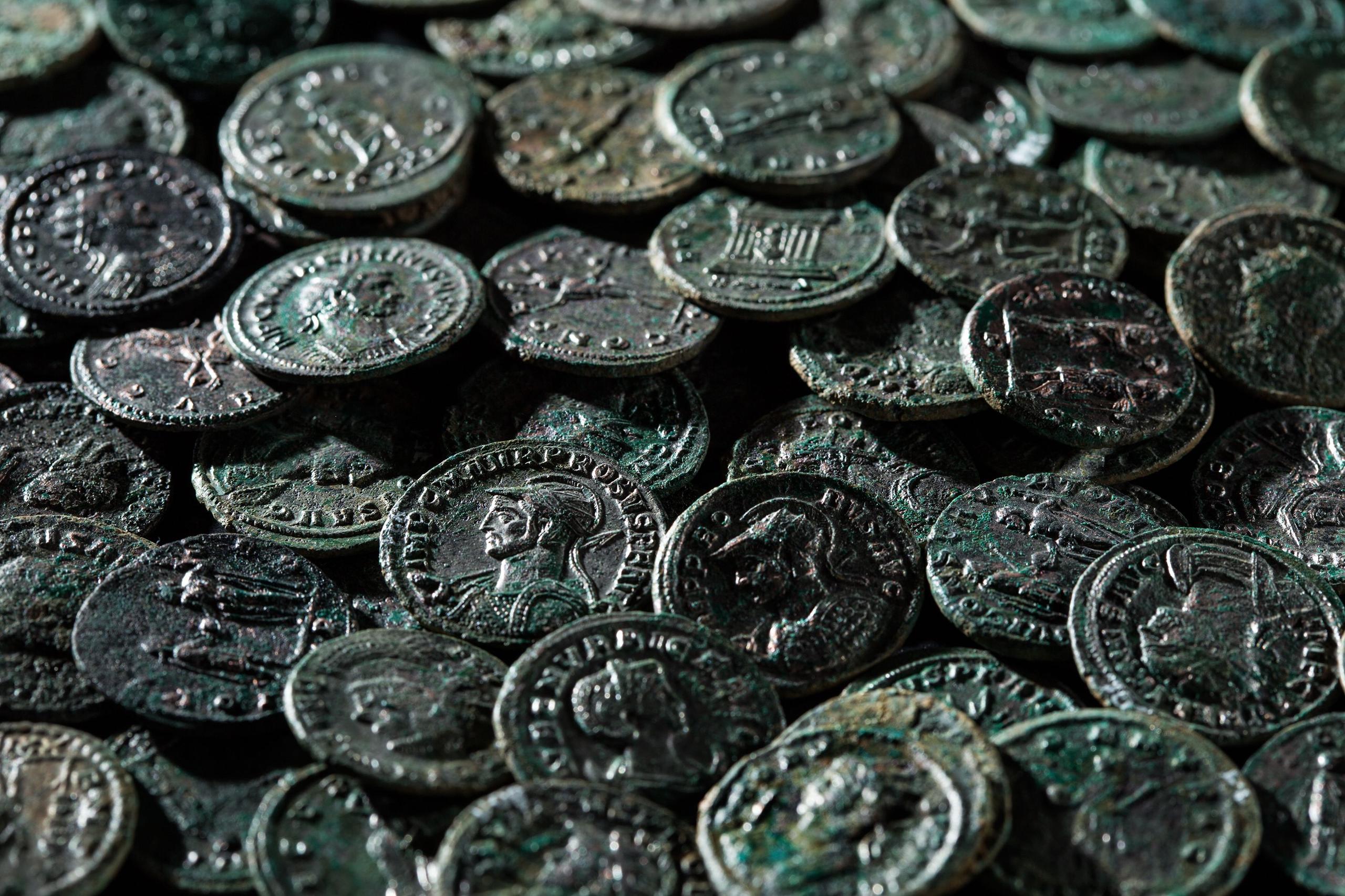 Hoard of Roman coins found in Switzerland - SWI swissinfo.ch