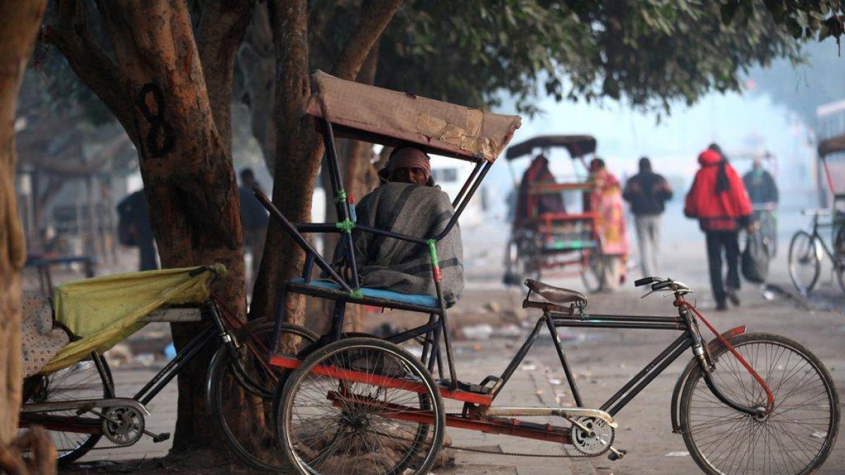 ベルンの町を走る三輪タクシー「リキシャ」 - SWI swissinfo.ch