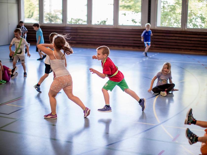 Les jeunes Suisses sont sportifs, surtout en Suisse alémanique SWI
