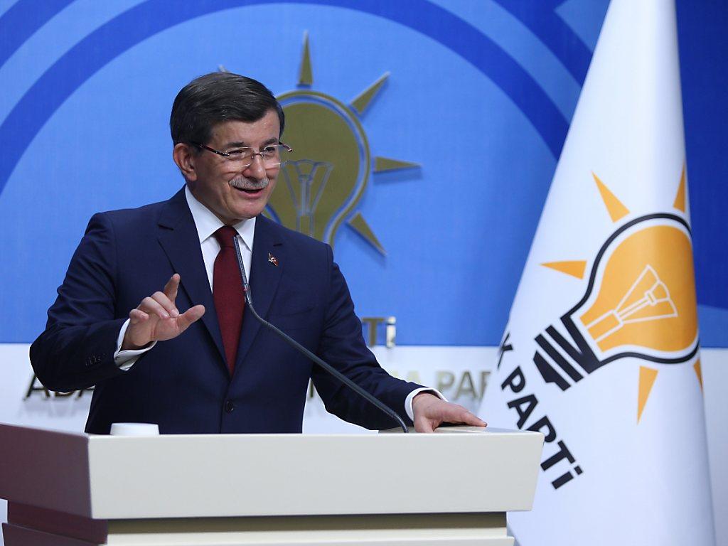 Davutoglu leitet nach Machtkampf Wechsel an Regierungsspitze ein SWI