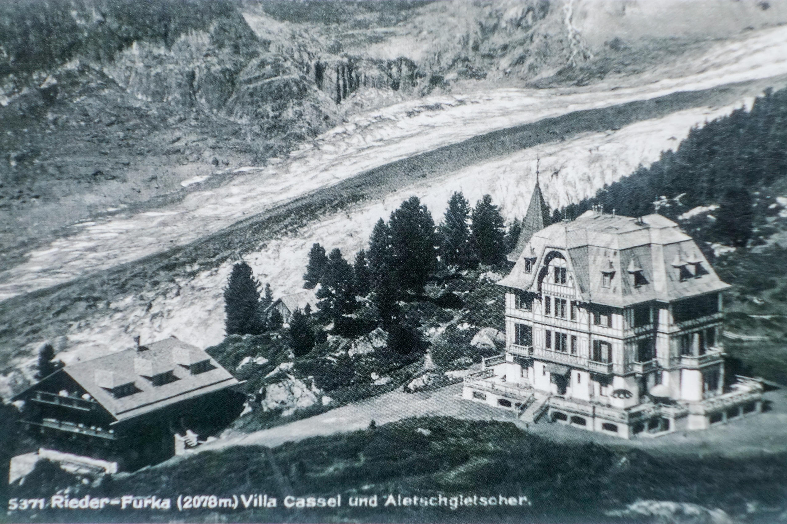 Archivfoto der Villa Cassel aus der Vogelperspektive