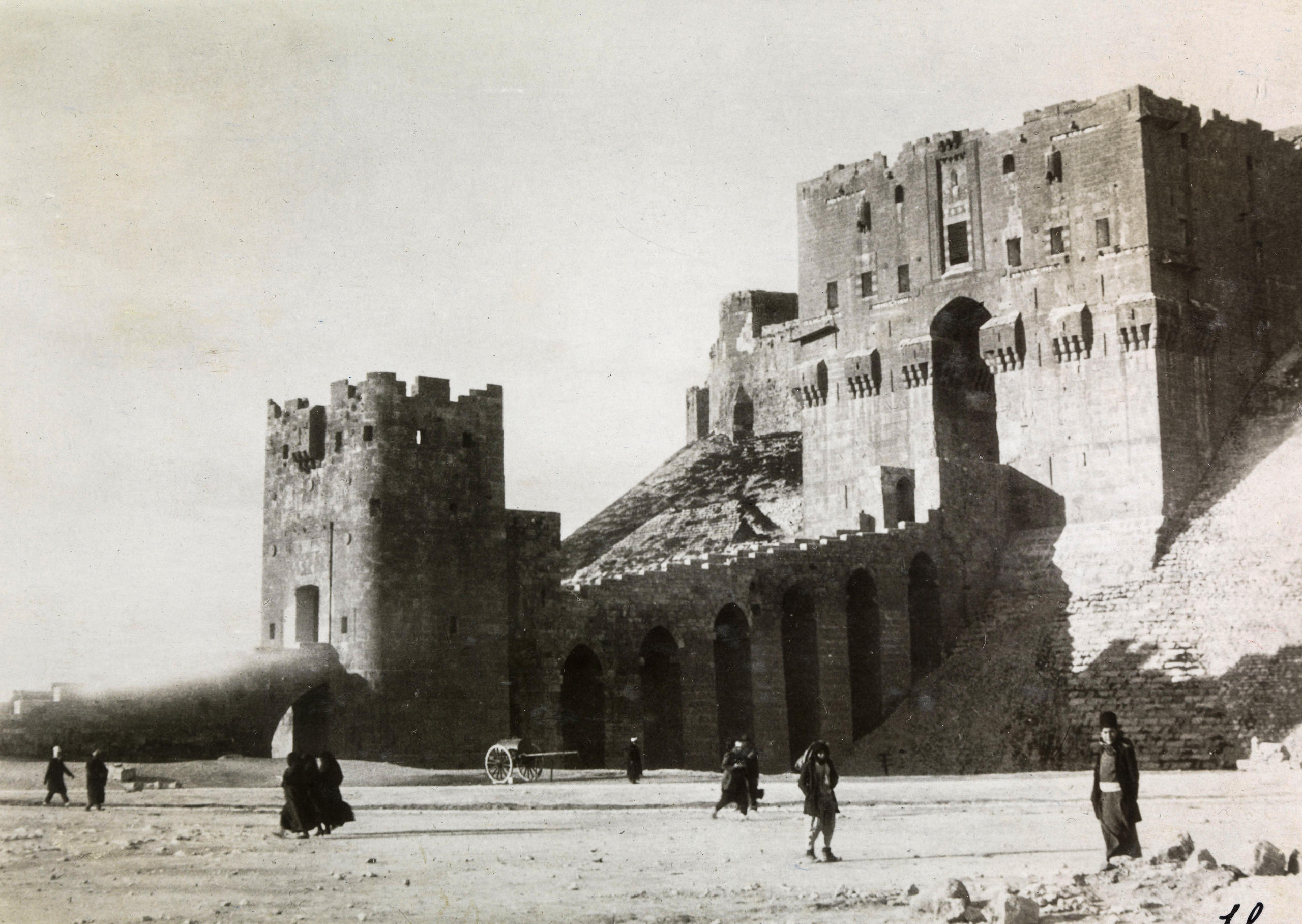 Entrata della cittadella di Aleppo nel 1935
