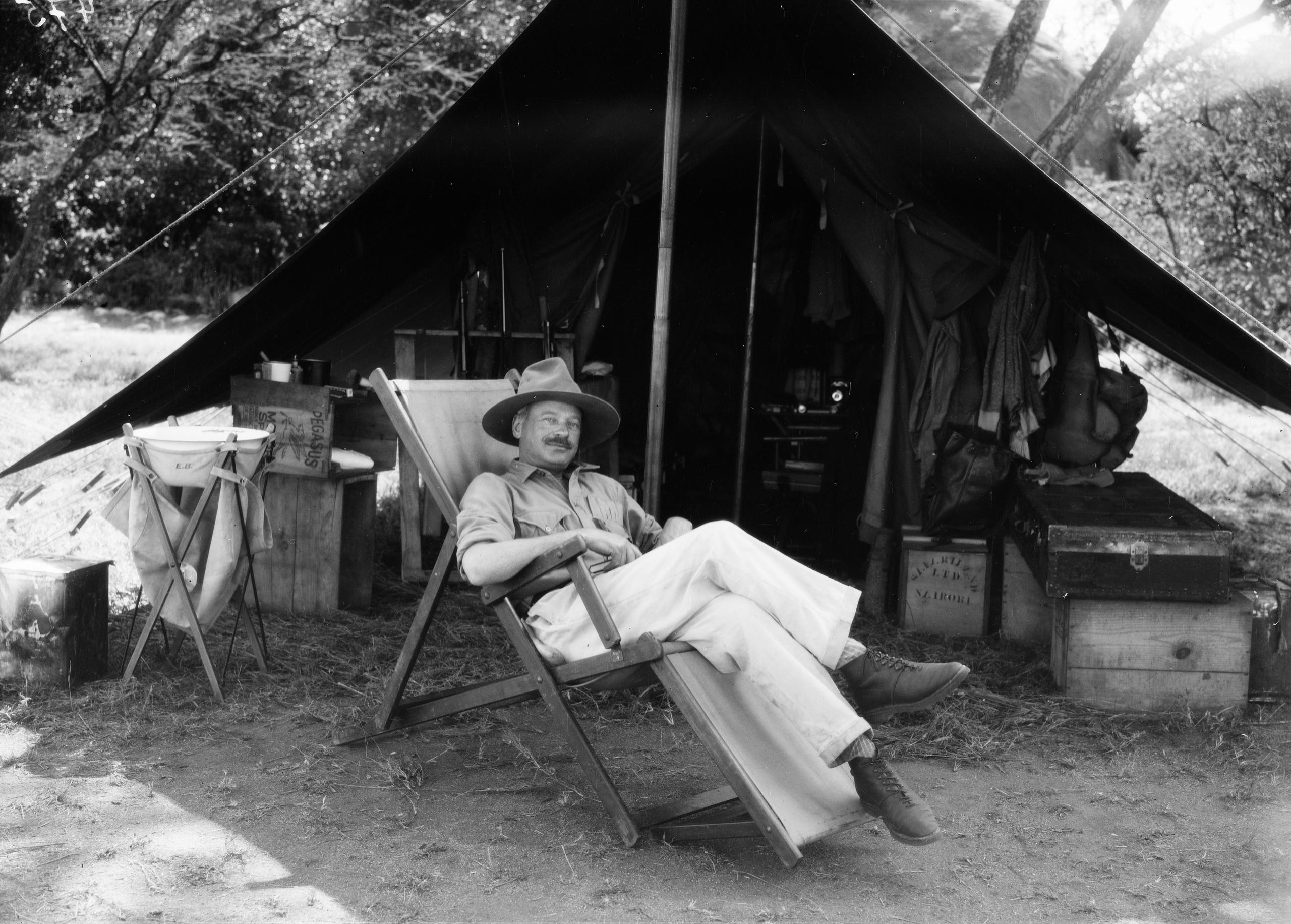 Il barone Louis de Rothschild seduto su una sdraio, 1929.