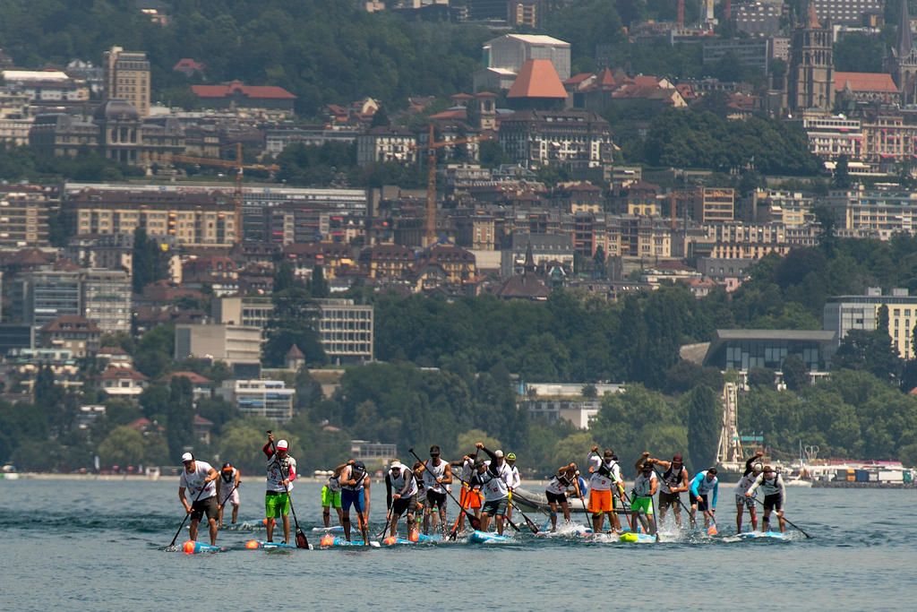 日内瓦湖上：让我们荡起单桨