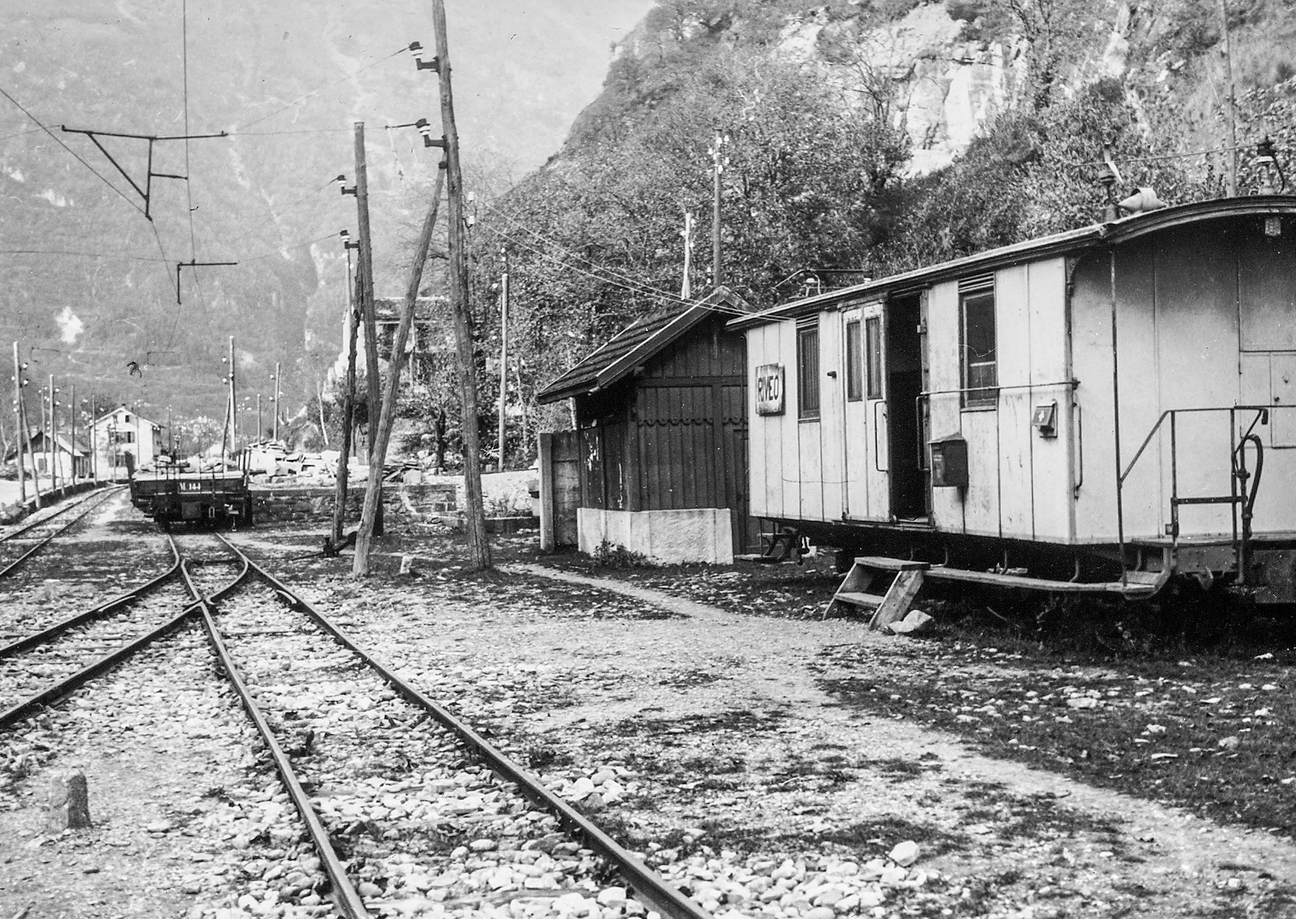 １９３６年に撮影された、リヴェオのマッジャ谷で「駅」とされていた場所