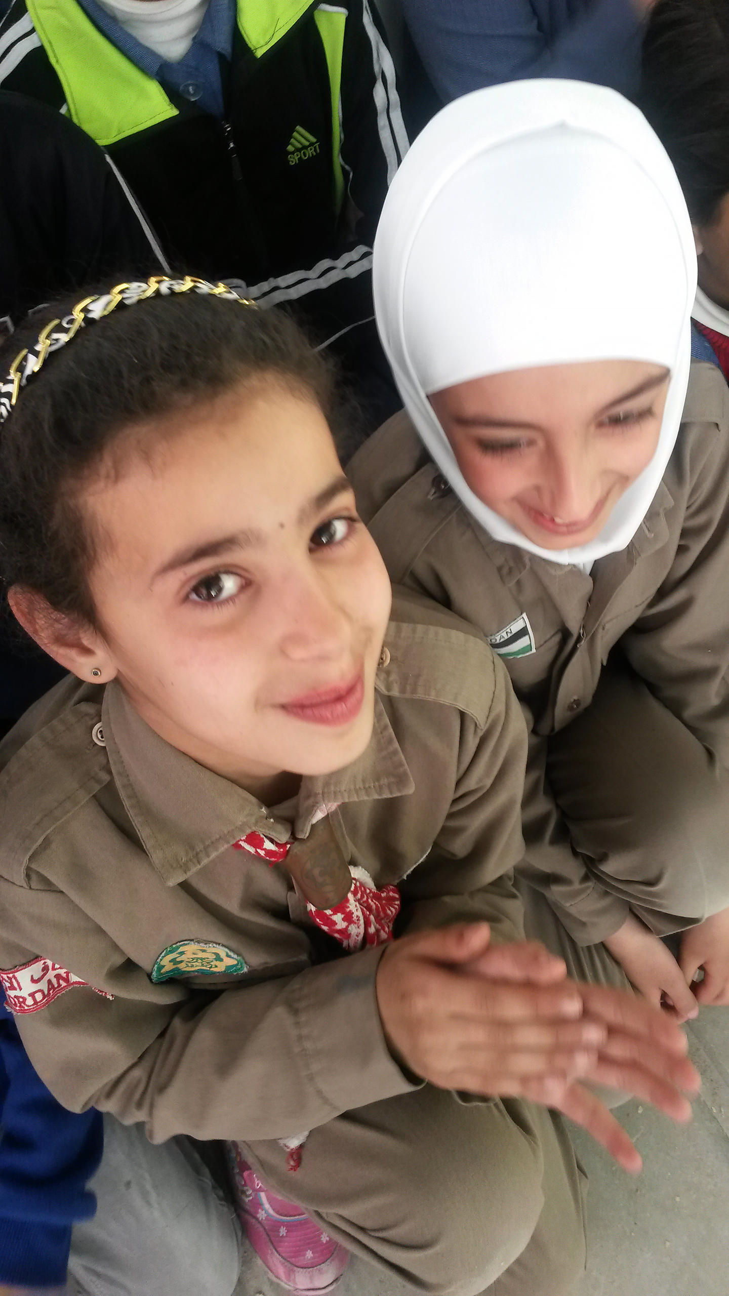 فتاتان صغيرتان من الأردن