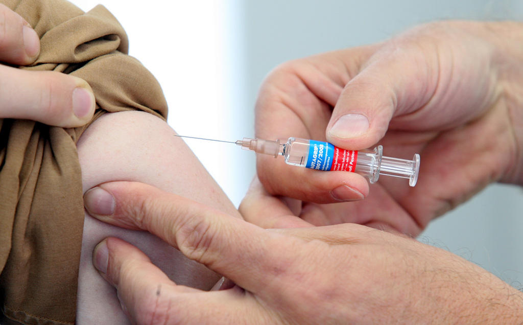 Il vaccino obbligatorio è legge in Italia