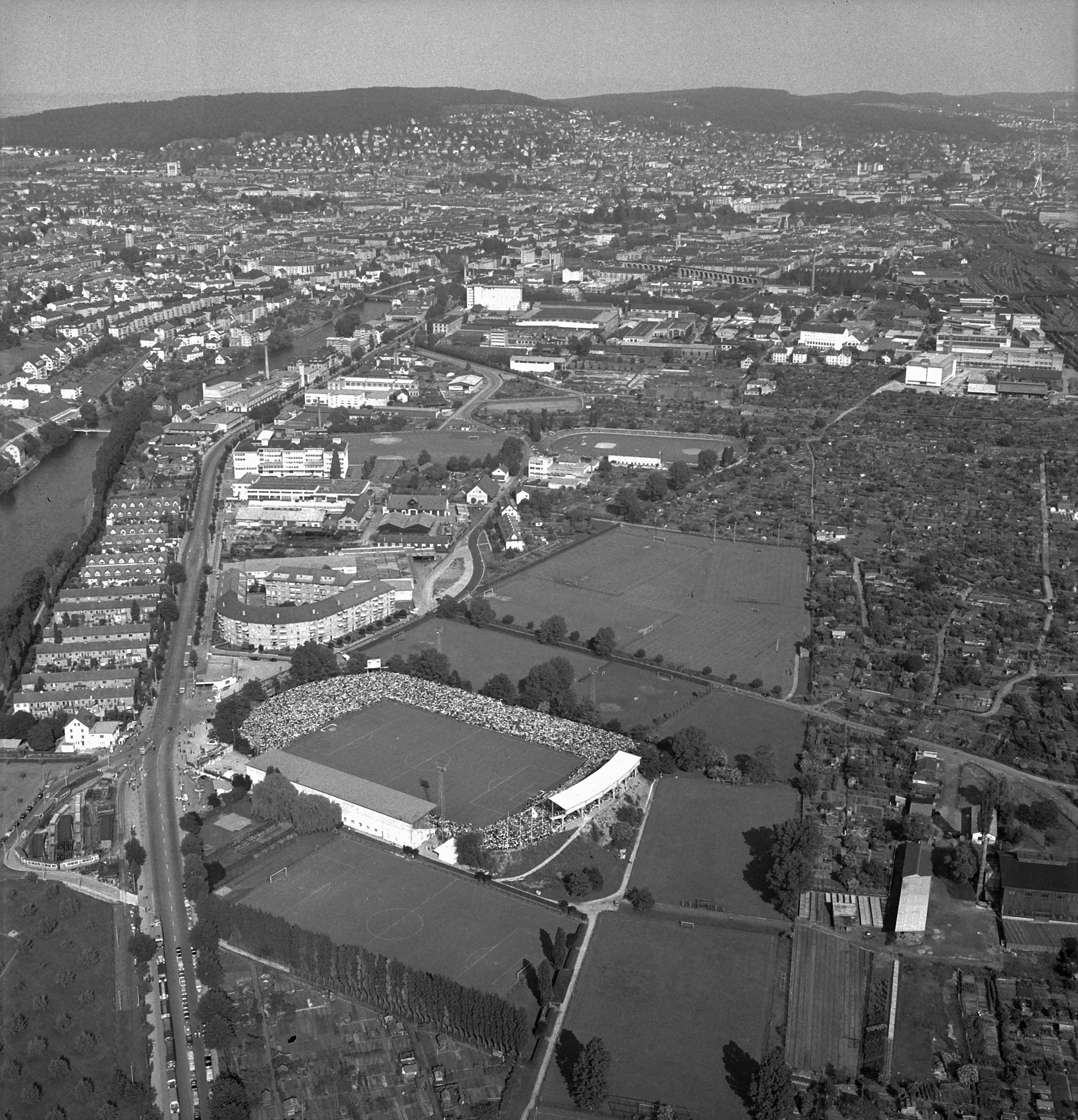 veduta aerea sull Hardturm nel 1955