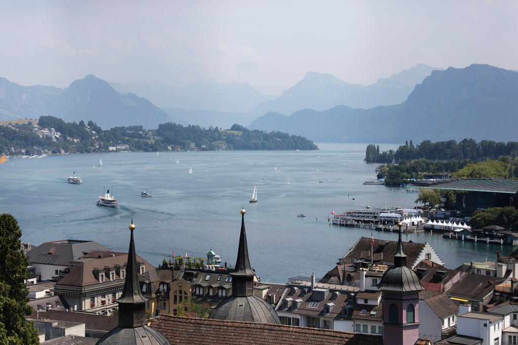 Vistas allago desde la muralla Musegg en Lucerna