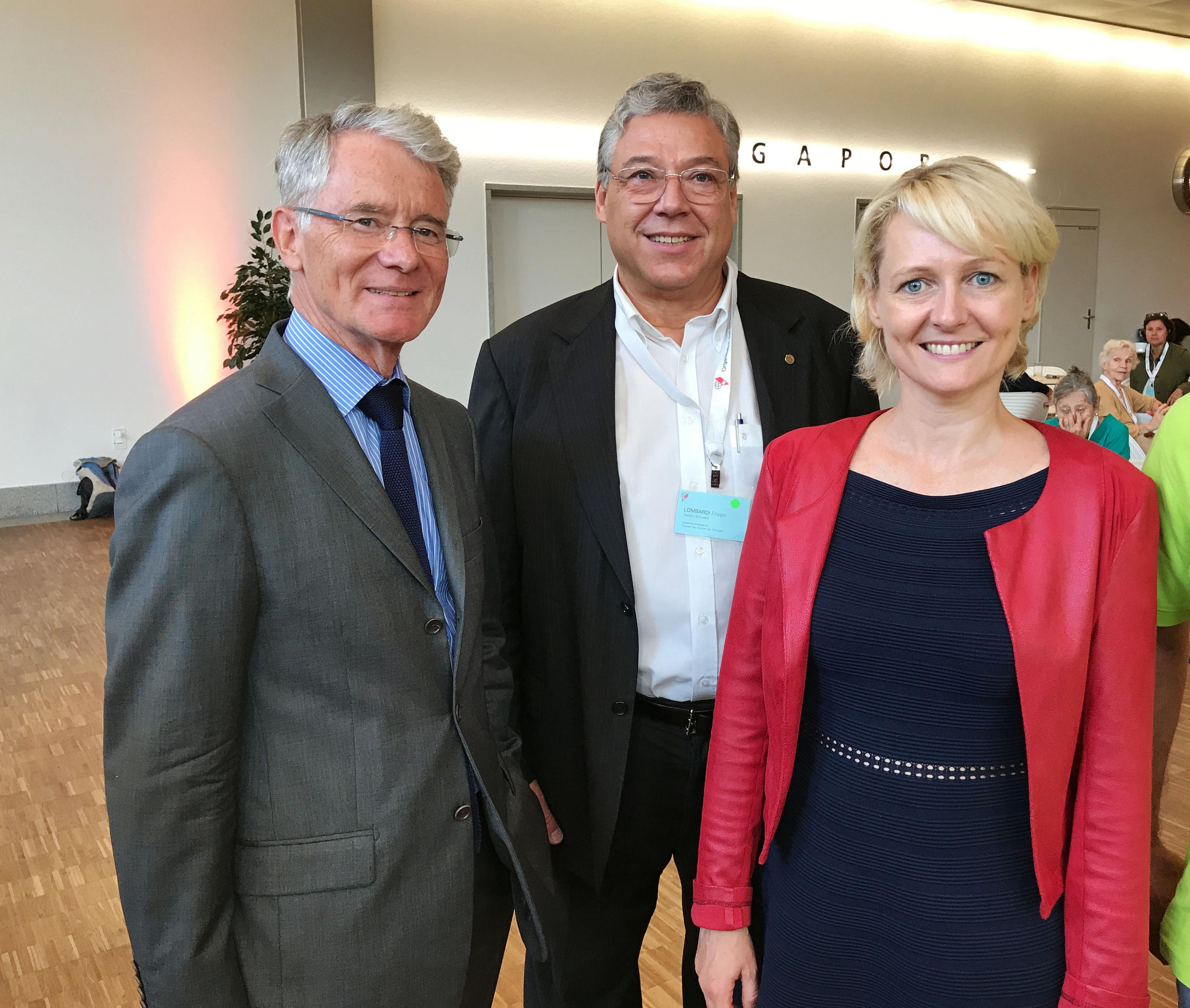 Isabelle Moret con il senatore Filippo Lombardi e l ex direttore dell OSE Rudolf Wyder.