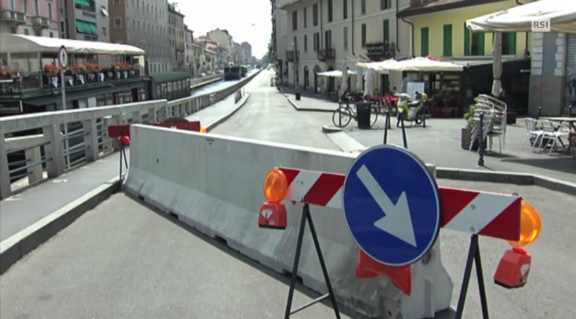 All entrata dei navigli sono stati posti i cosiddetti jersay, dei blocchi di cemento per impedire l accesso alle auto