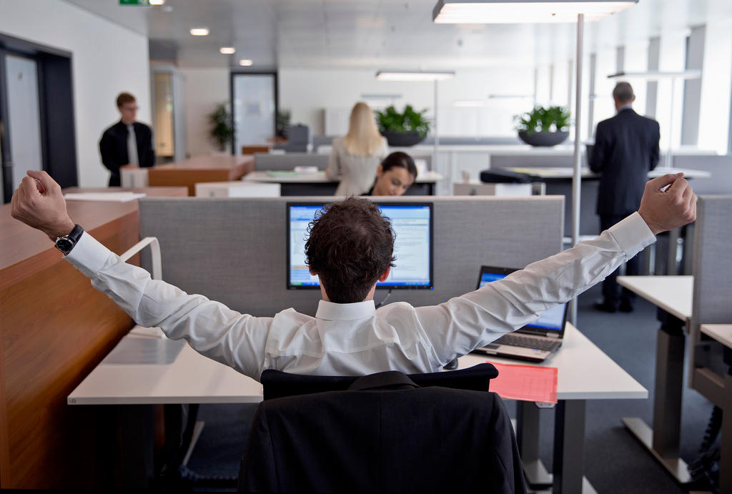 Teletravail. Travail. Ноутбук финансы. Travailler pour. Travailler pour.