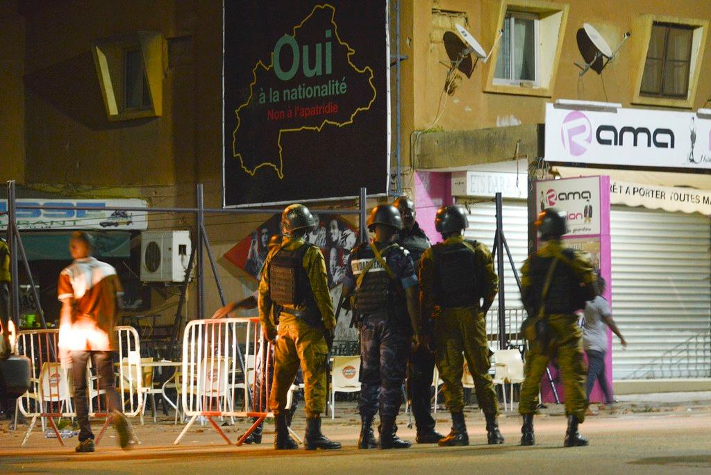 Attentato in un ristorante nella capitale del Burkina Faso. I morti sarebbero almeno 17