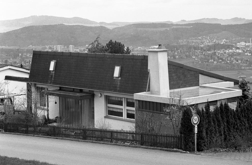 Ein Einfamilienhaus am Hang