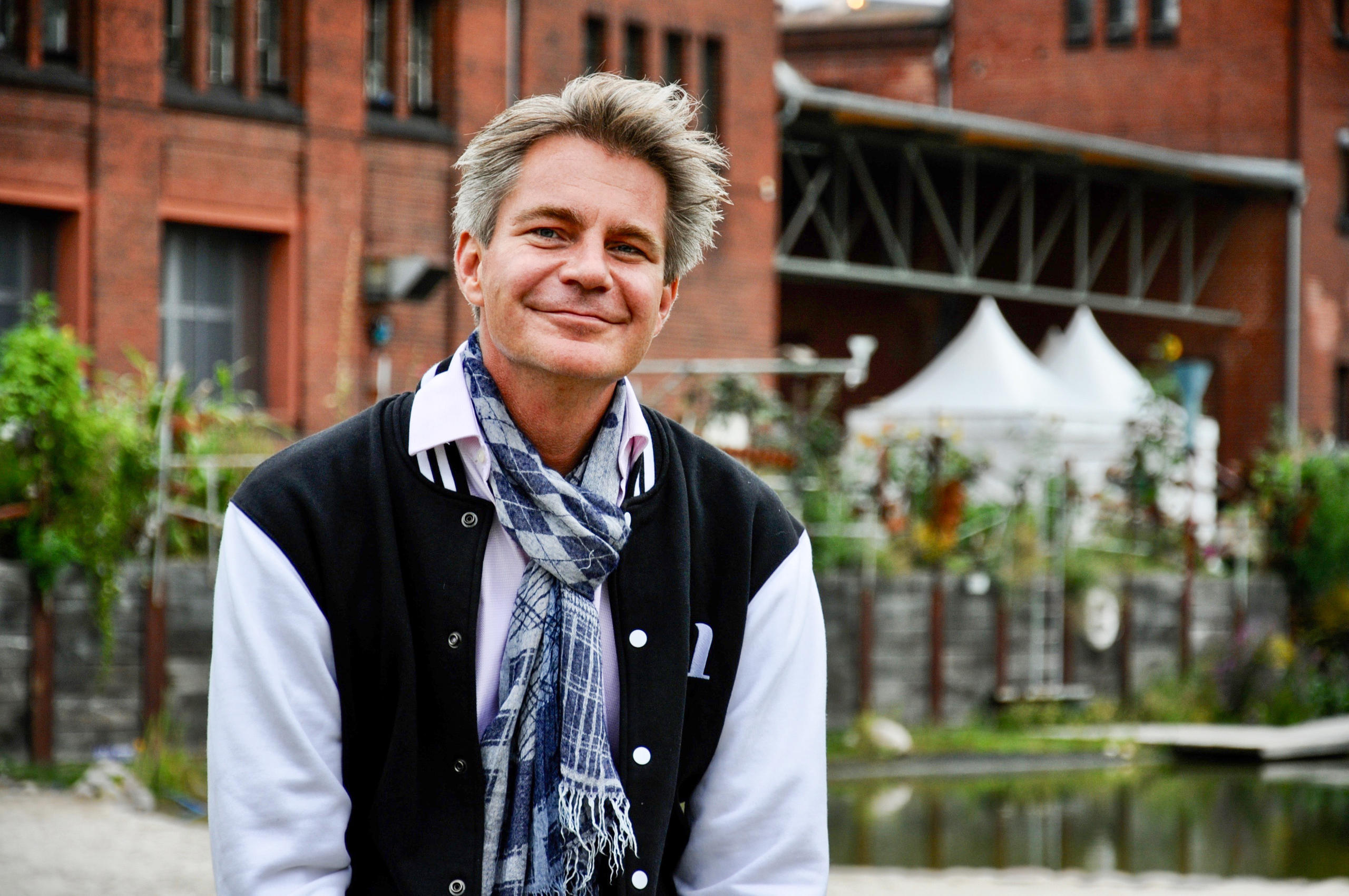 Frank Sippel vor der Berliner Malzfabrik