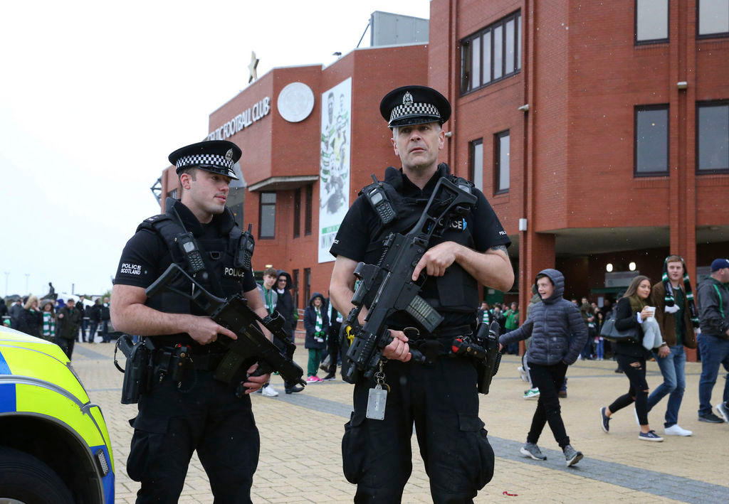 Arrestato il presunto attentatore della metro di Londra. Intanto la Gran Bretagna schiera l esercito