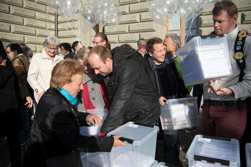 Handing in the signatures