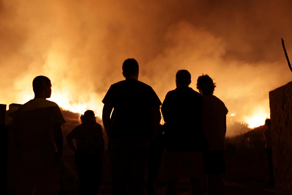 Gli incendi in Portogallo e in Galizia hanno causato finora 39 morti