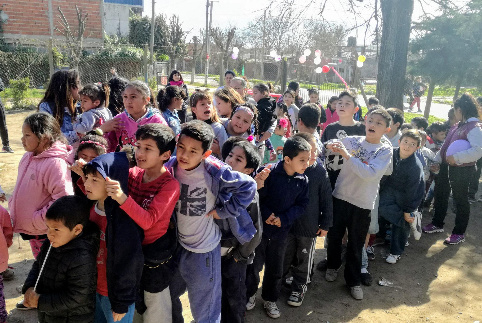 Alumnos de la Escuela de Apoyo Escolar y Recreación.