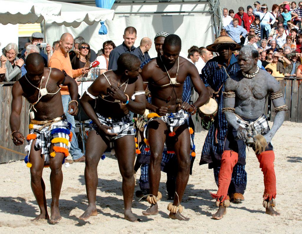 Danza de cuatro luchadores de Guinea-Bisáu,