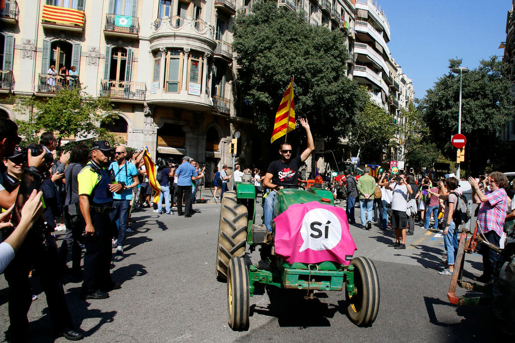 カタルーニャ自治州の州都バルセロナでは、農家もデモに参加した。人口160万人を抱えるバルセロナはスペイン第2の大都市だ
