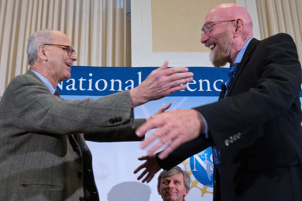 Rainer Weiss, sinistra, e Kip Thorne, due dei tre laureati per la scoperta delle onde gravitazionali