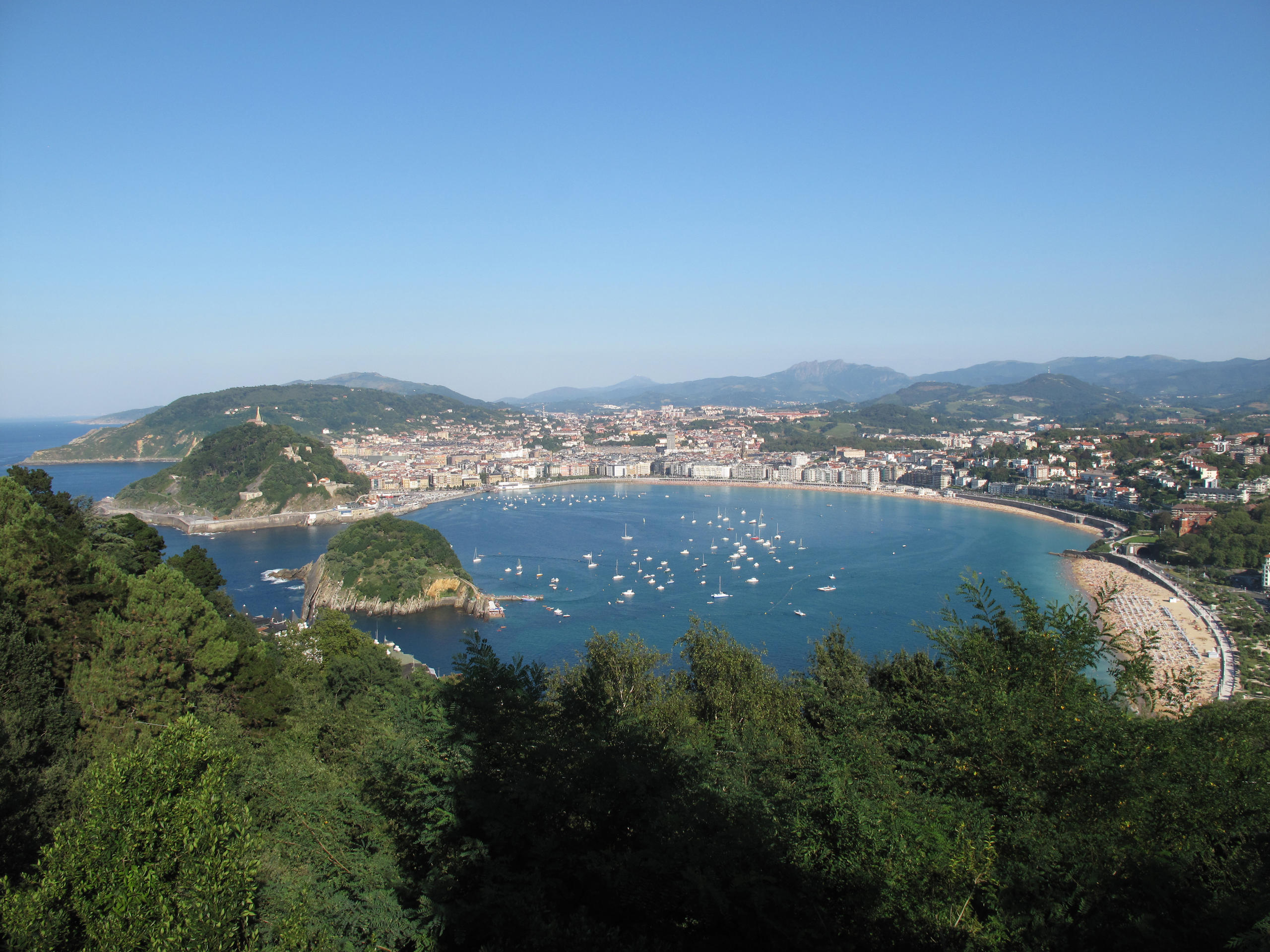 Die Playa de la Concha, das Wahrzeichen von Donostia/San Sebastiàn.