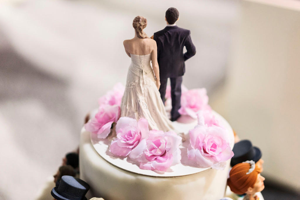 A wedding cake with the bridal couple from a 3D-printer at the wedding exhibition in Zurich