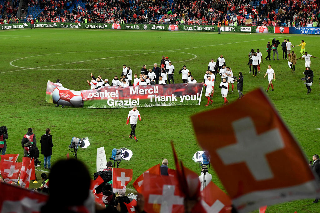 El equipo de Suiza celebra su pase al mundil