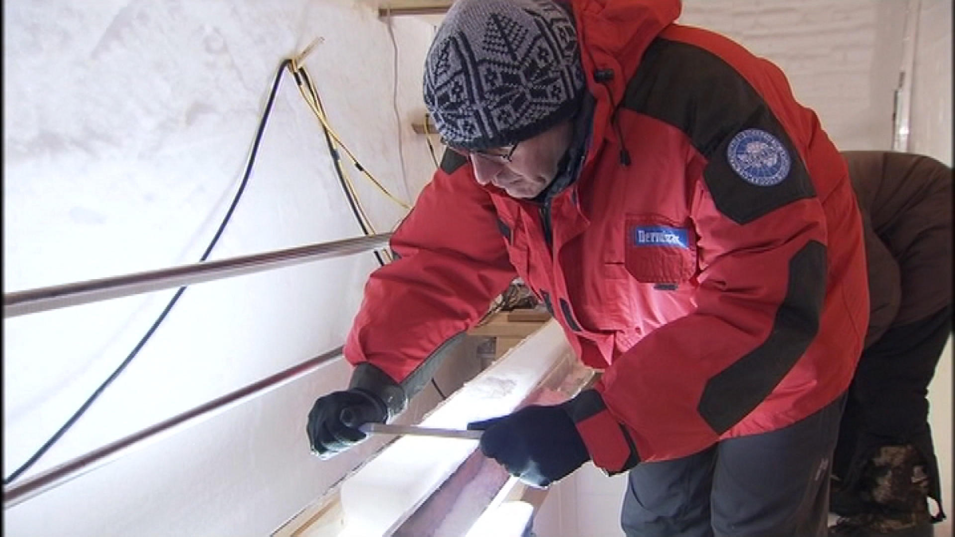 Stocker slicing ice
