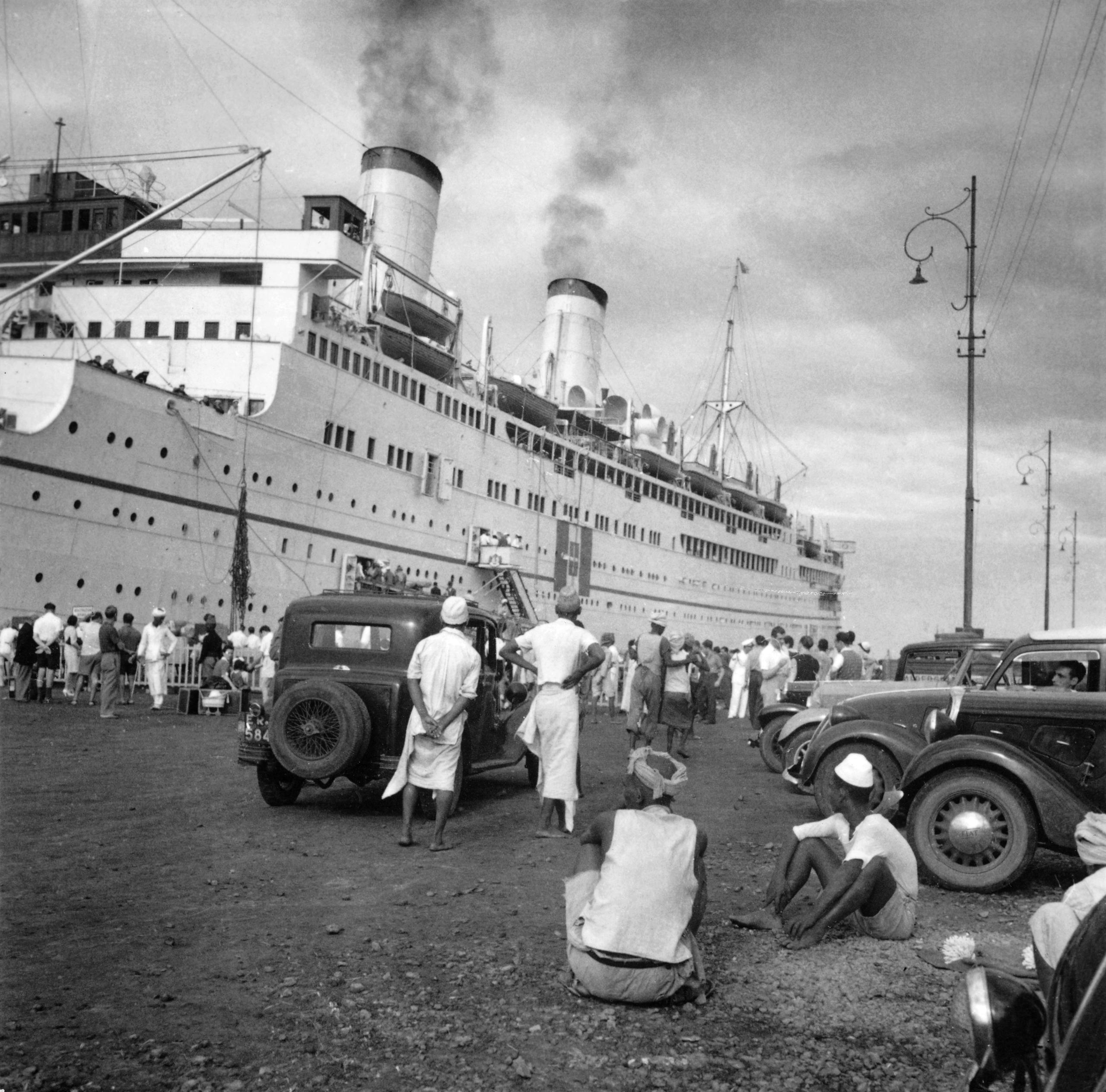 Schiff am Hafen von Massaua, Eritrea