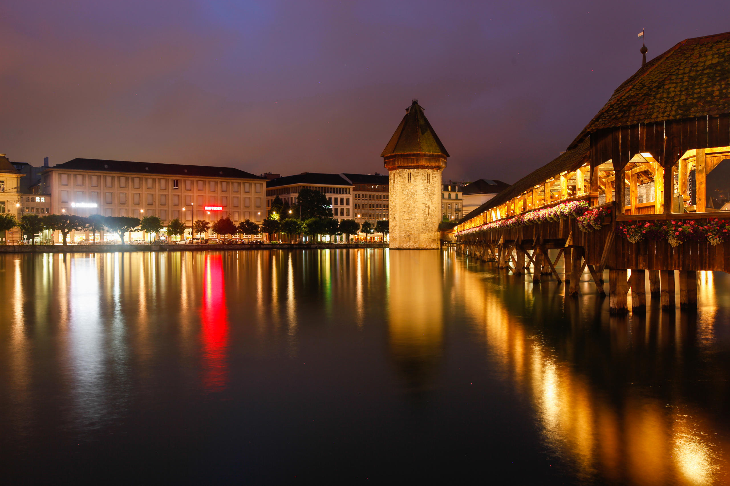 那天的琉森没有阳光只有月光