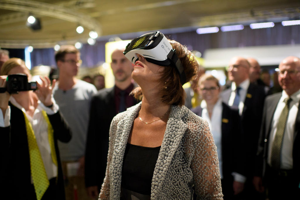 2017 Swiss President Doris Leuthard wearing 3D goggles