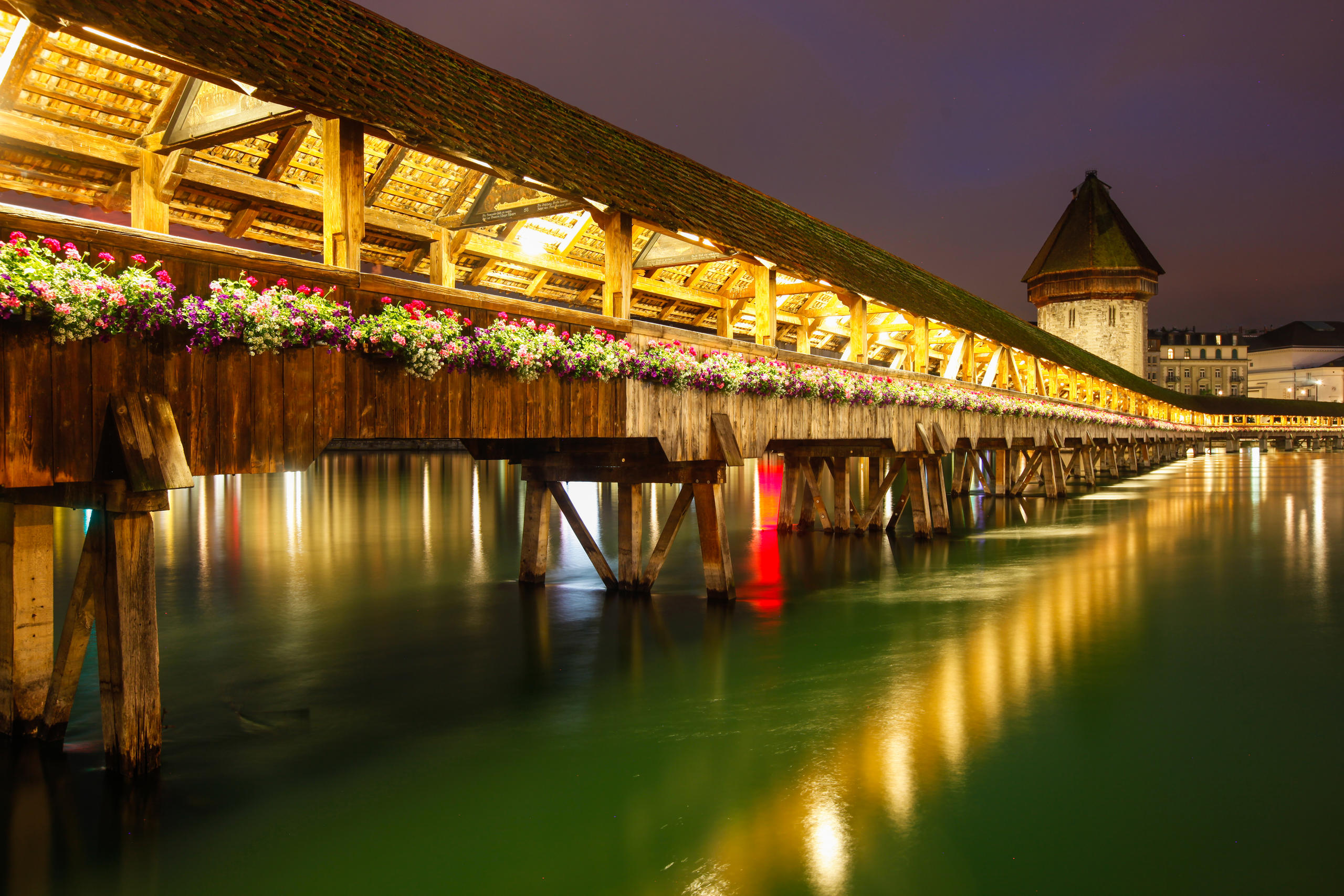 那天的琉森没有阳光只有月光