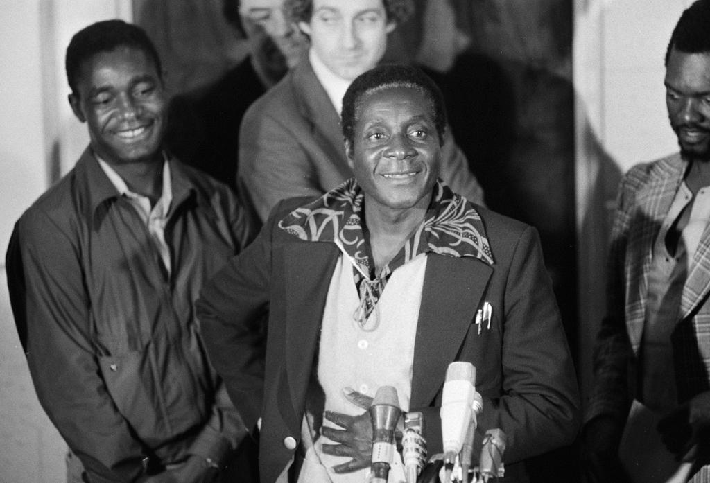 Robert Mugabe, lors de la Conférence sur la Rhodésie au Palais des Nations de Genève en octobre 1976.