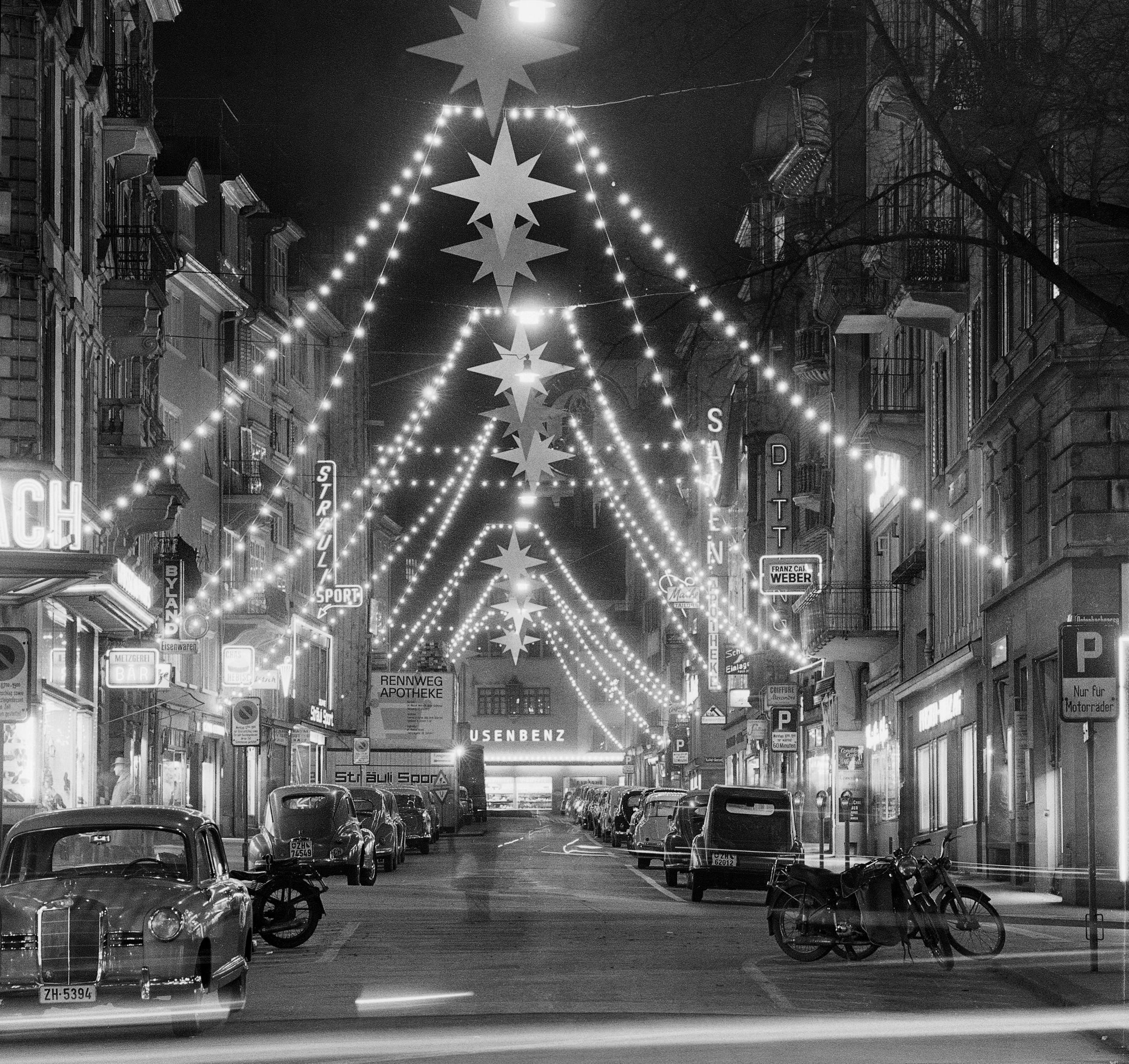 إضاءة أعياد الميلاد في زيورخ، عام 1958.