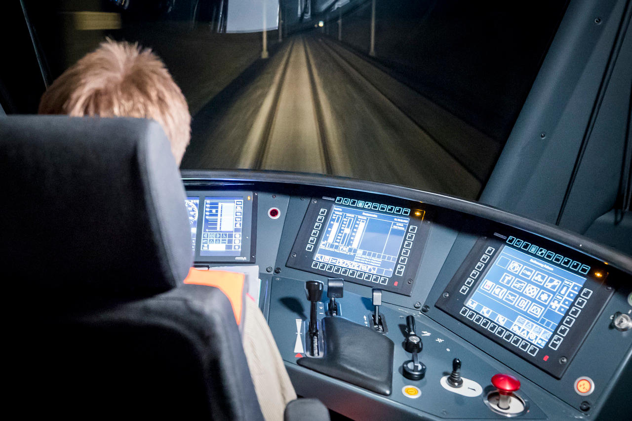 ‘Driverless’ train tested near Bern - SWI swissinfo.ch