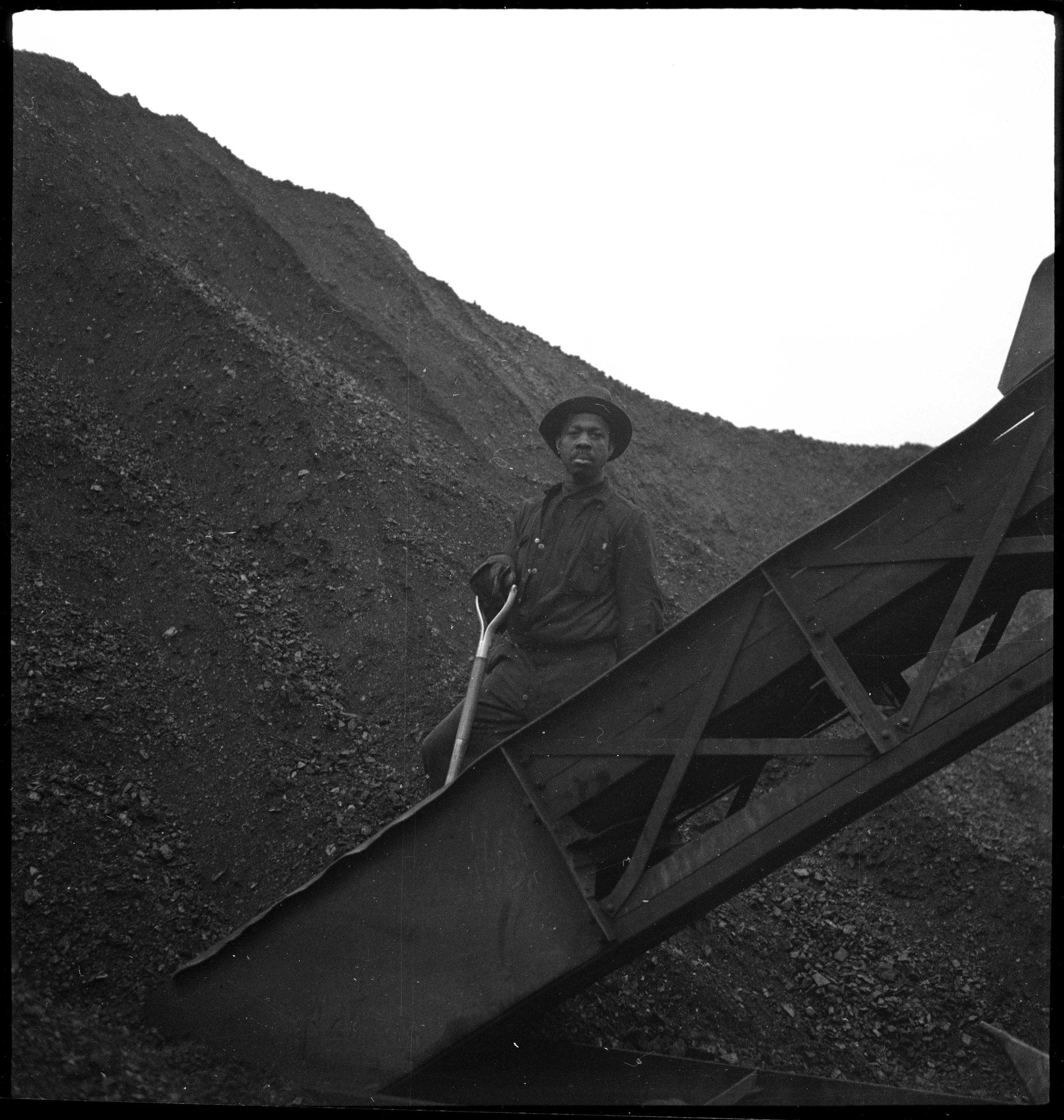 Ouvrier dans une mine à ciel ouvert