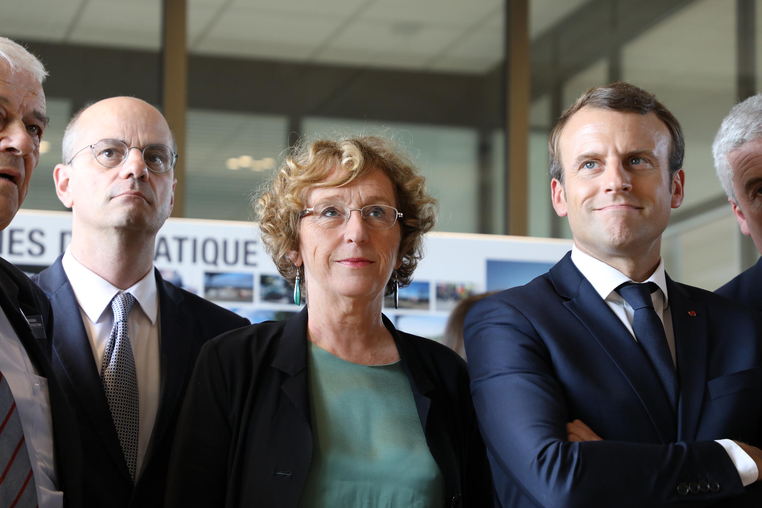Emmanuel Macron (à droite) avec Jean-Michel Blanquer, ministre de l’Education nationale, et Muriel Pénicaud, ministre du Travail