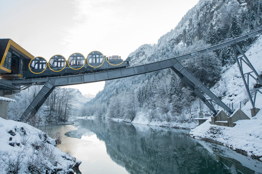 O novo funicular de Stoos